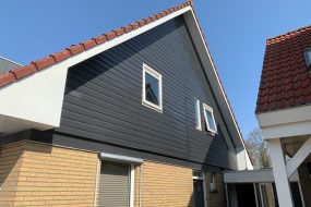 Kunststof gevelbekleding woonhuis Urk DOKZ Nunspeet